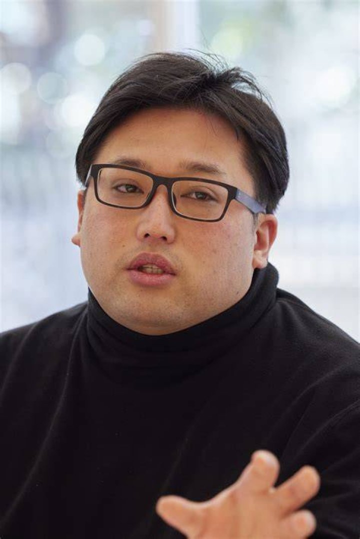 川口真輝のボディービル挑戦 - 黒光り社長が魅せた筋肉と情熱の全記録